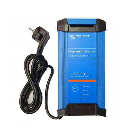Blue Smart IP22 Charger 12/20(3) 230V CEE 7/7