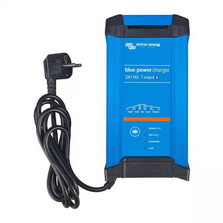 Blue Smart IP22 Charger 12/20(3) 230V CEE 7/7